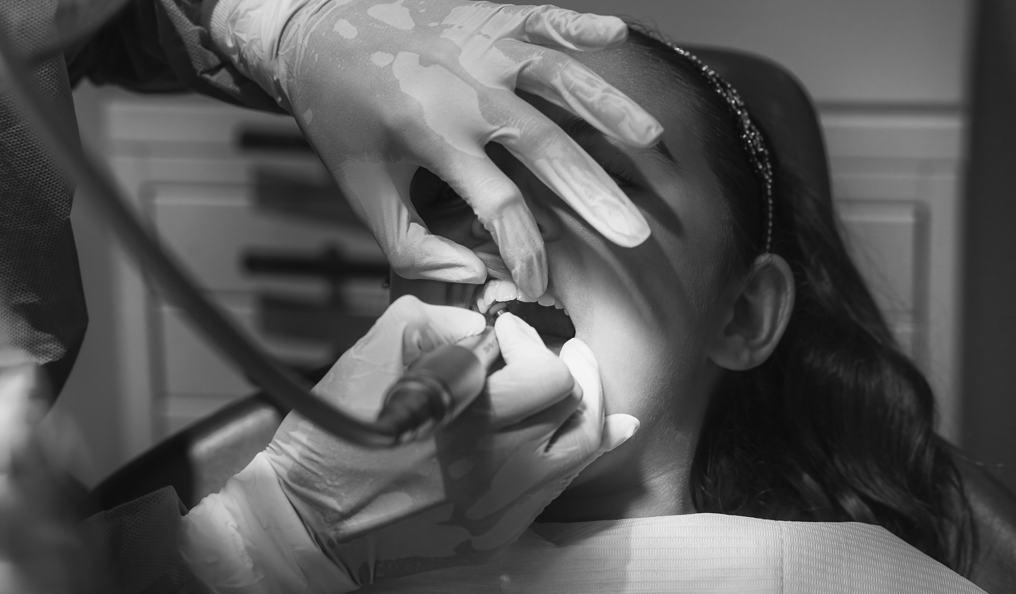 Zobna kirurgija zahteva dodatno znanje za reševanje bolj invazivnih posegov