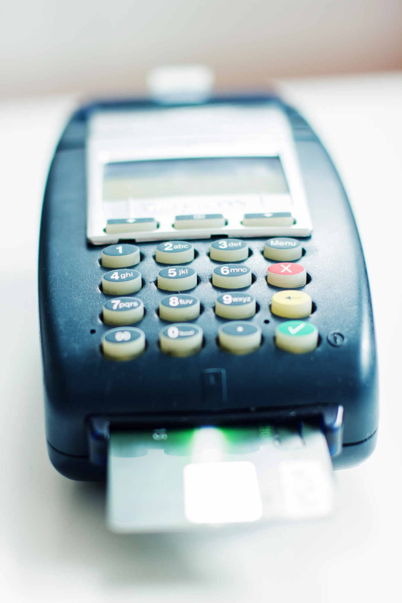 Odločila se je za prenosni pos terminal v kozmetičnem salonu